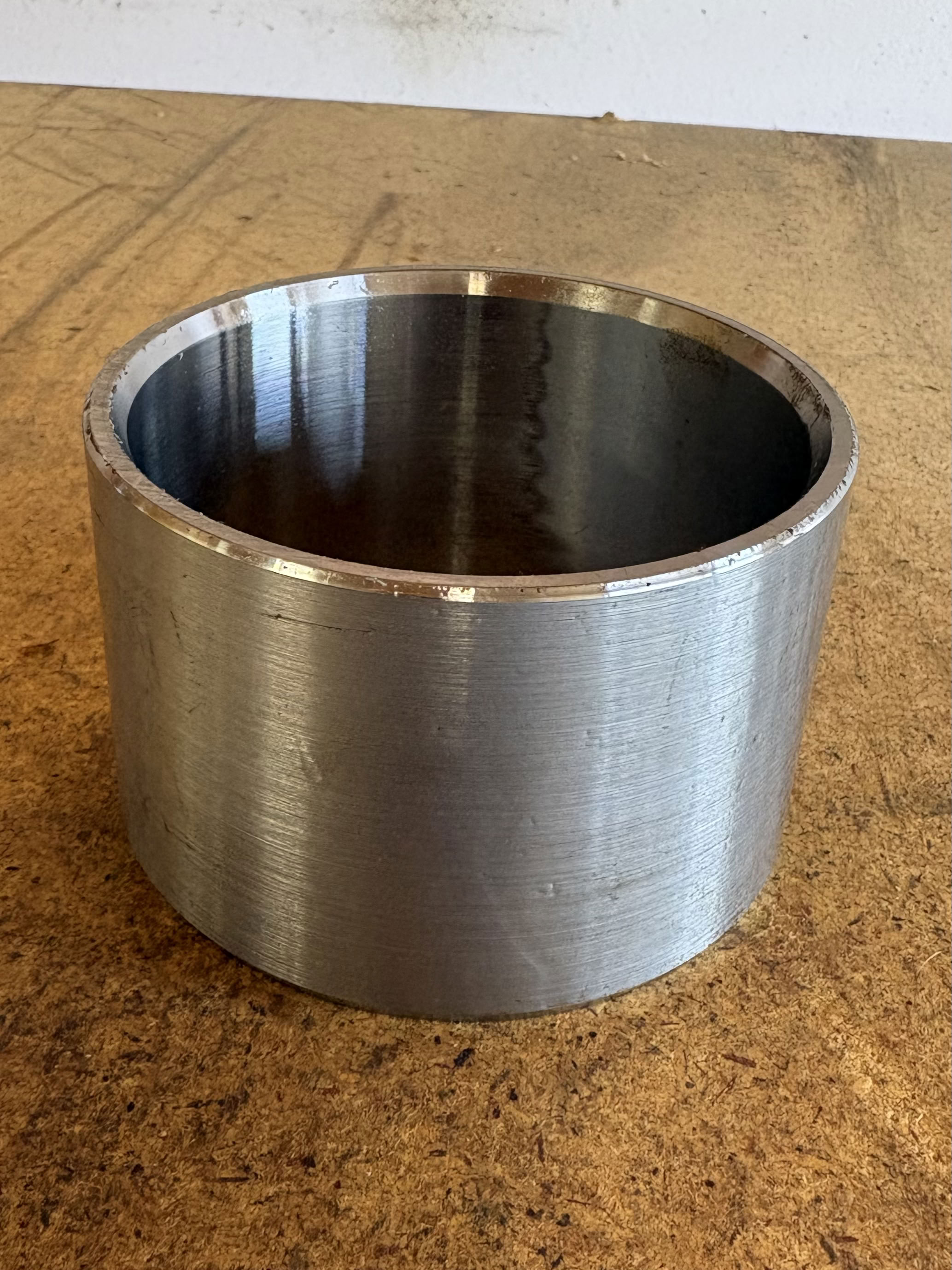 EE016 Top Hat — Spigot Low Sleeve Bush