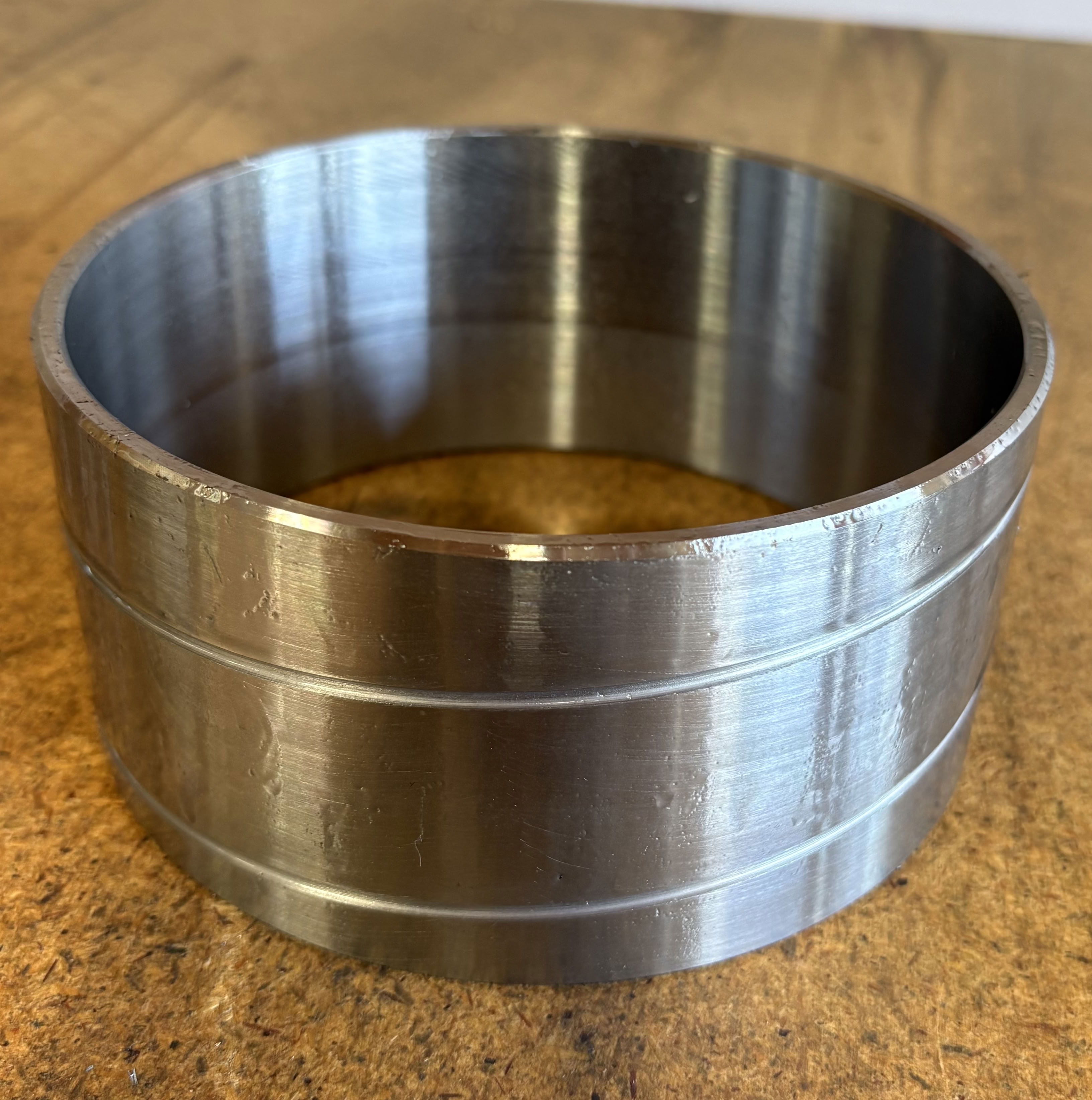 EE018 Top Hat — Spigot Upper Sleeve Bush