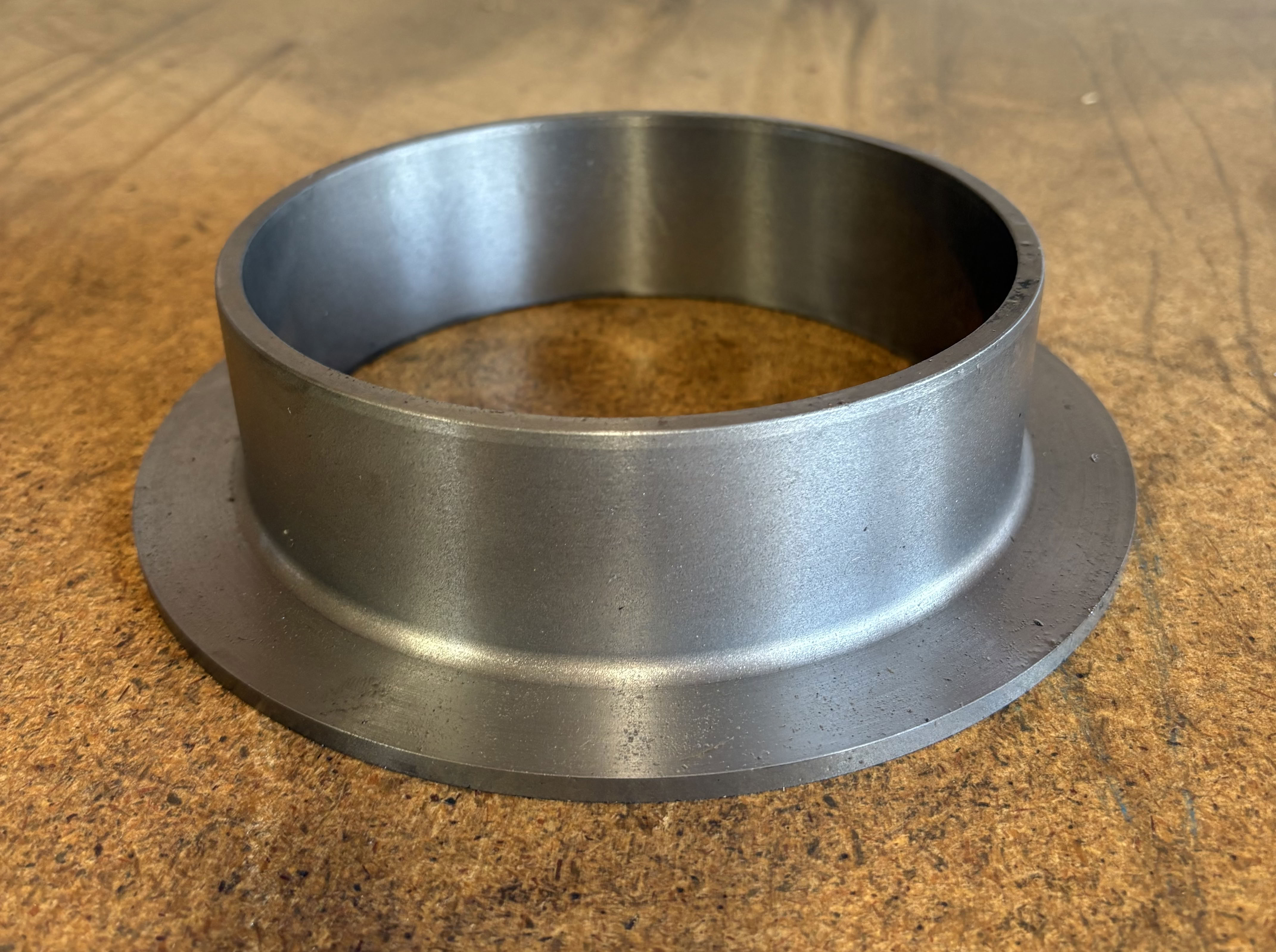 EE019 Top Hat — Cast Iron Flanged Sleeve