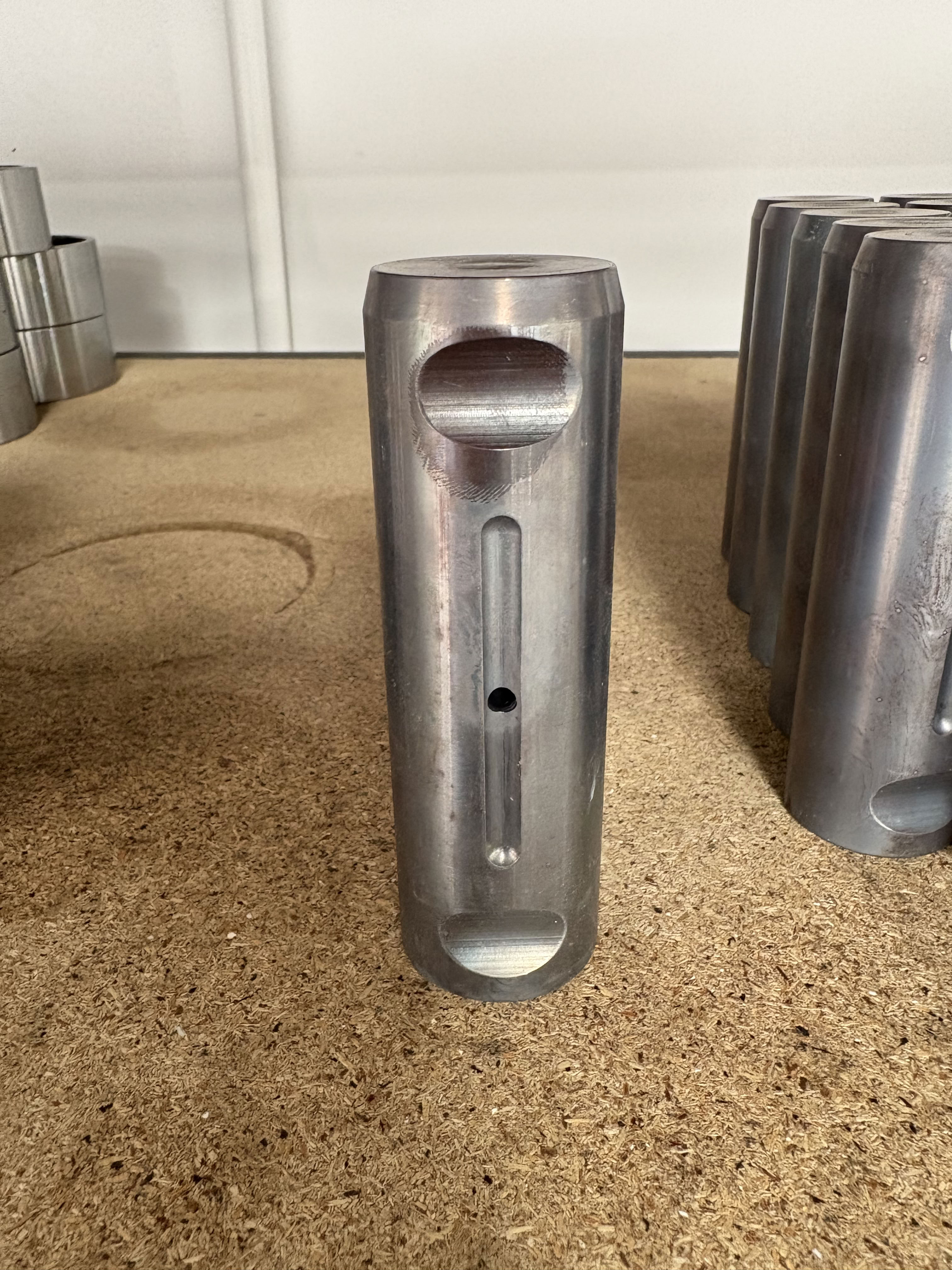 EE020 Greaseable Radius Rod Pins