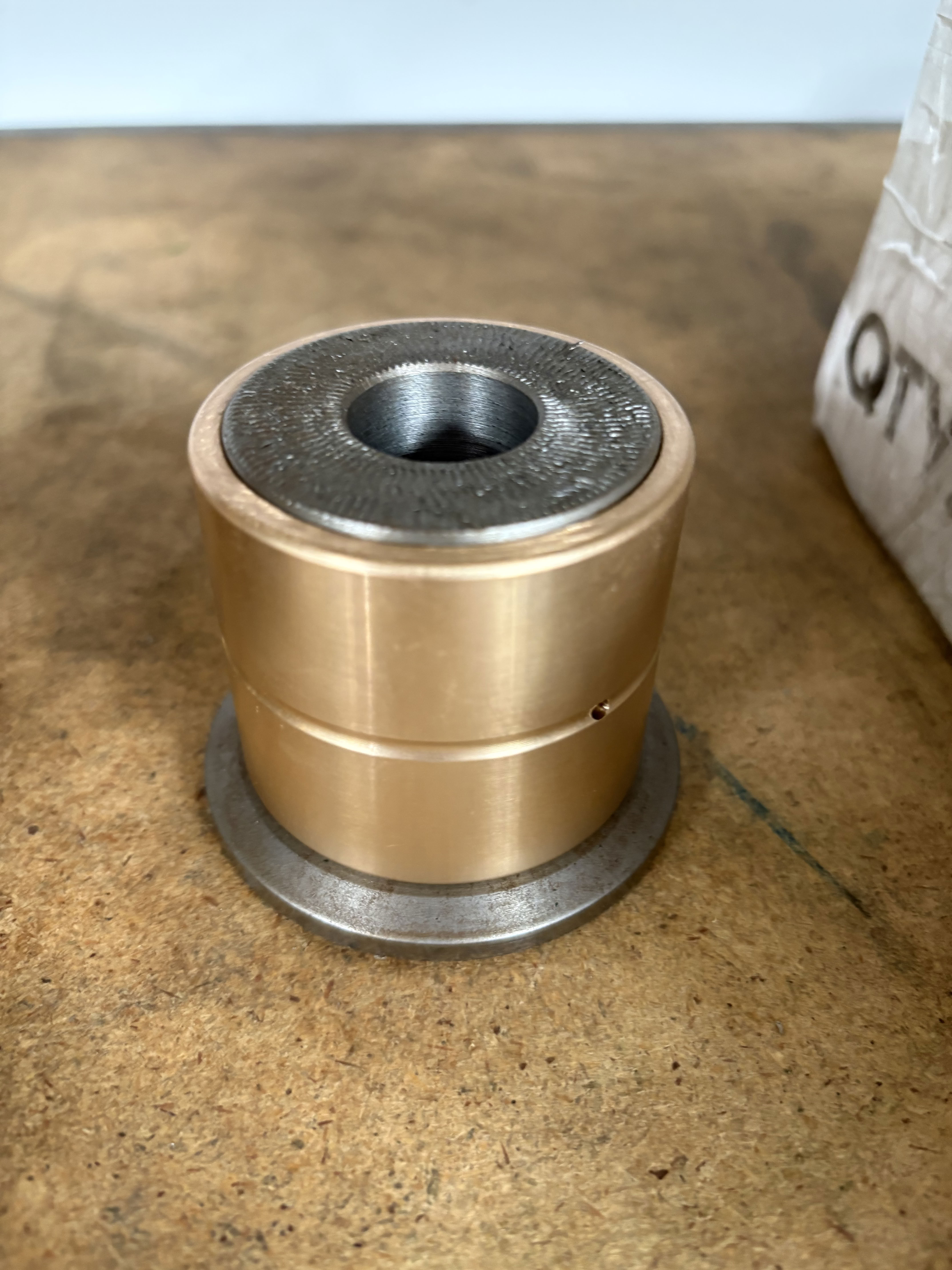 EE056 Spigot Pin with Bronze Bush Set