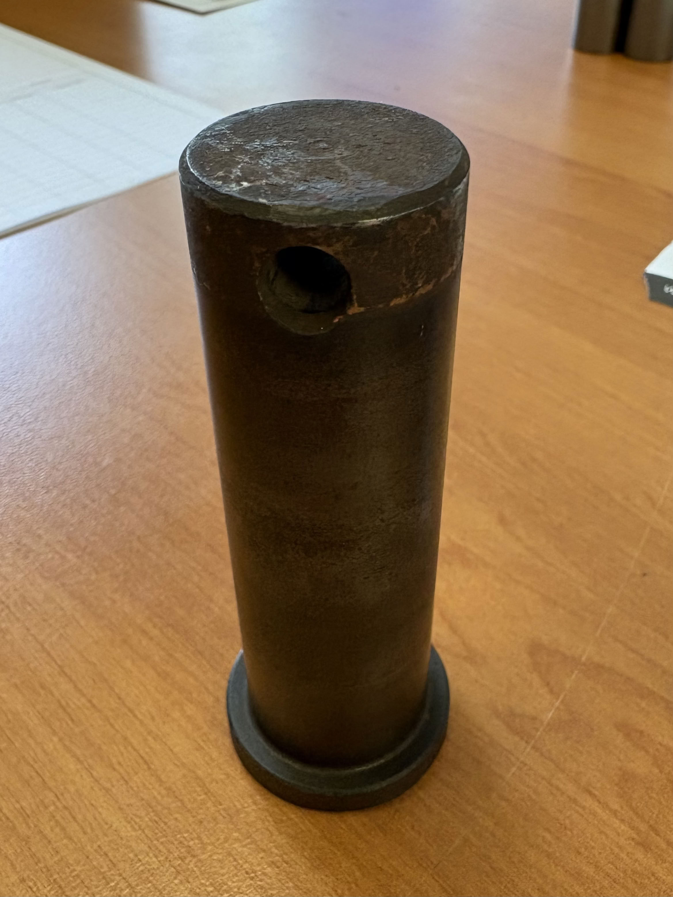 EE060 Ramp Lift CYL Pin 1