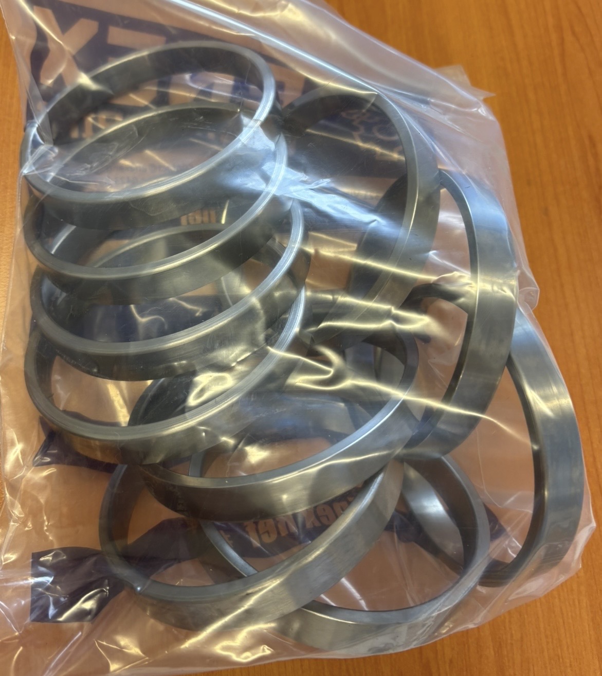 EE067 SML Seal Runners